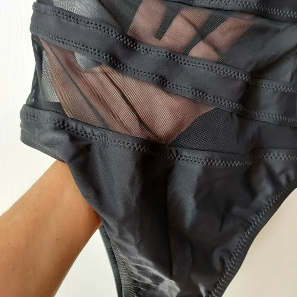 NWT Shade and Shore Black Small One Piece - Picture 3 of 10